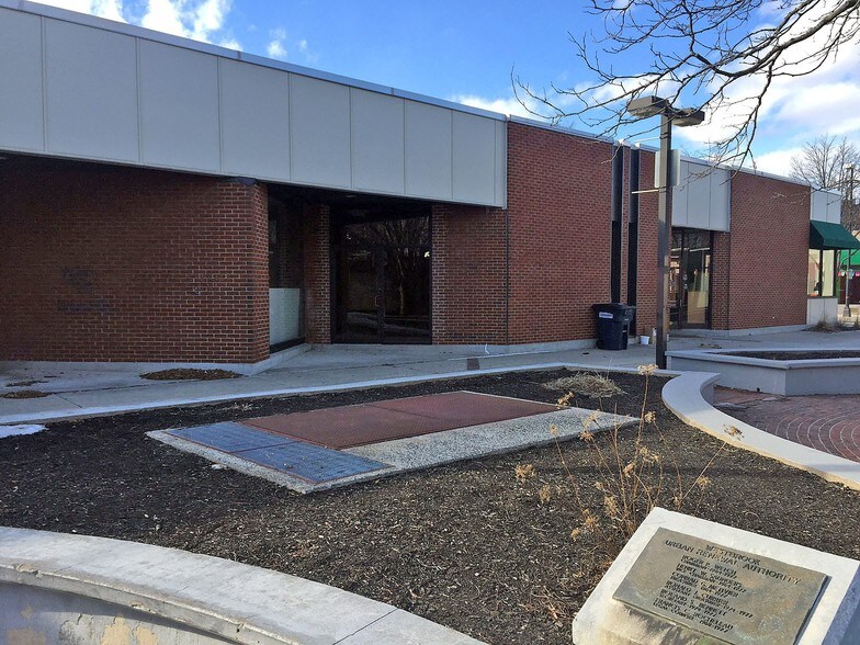 1 Westbrook Cmn, Westbrook, ME for sale - Building Photo - Image 1 of 1