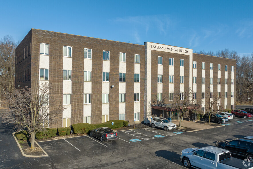 25701 N Lakeland Blvd, Cleveland, OH for lease - Building Photo - Image 1 of 28