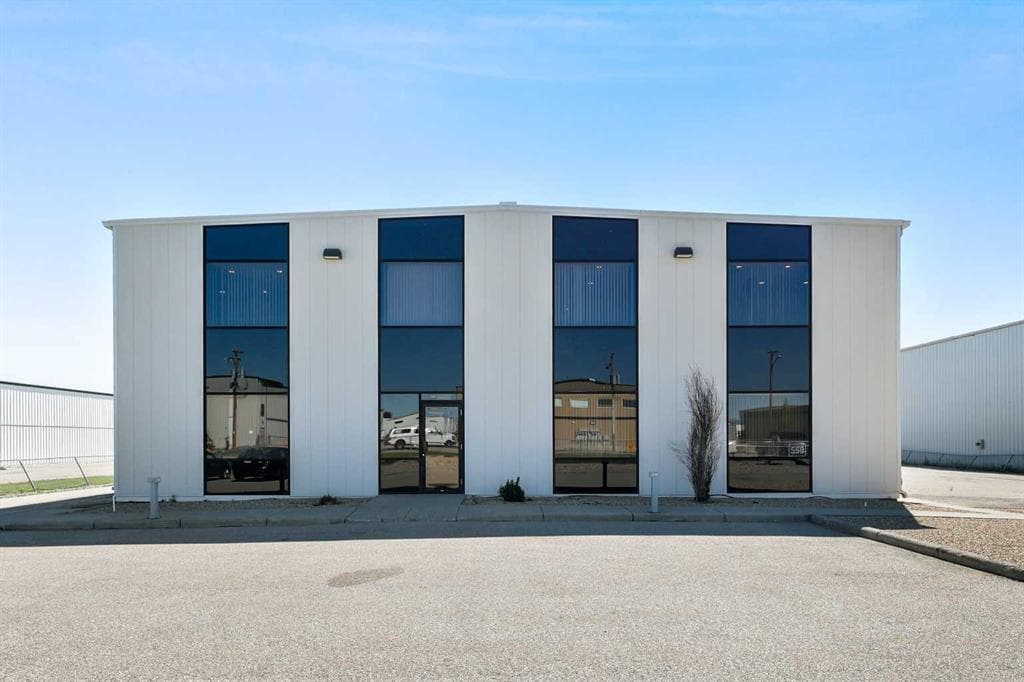 558 Hurricane Dr, Calgary, AB for sale Building Photo- Image 1 of 1