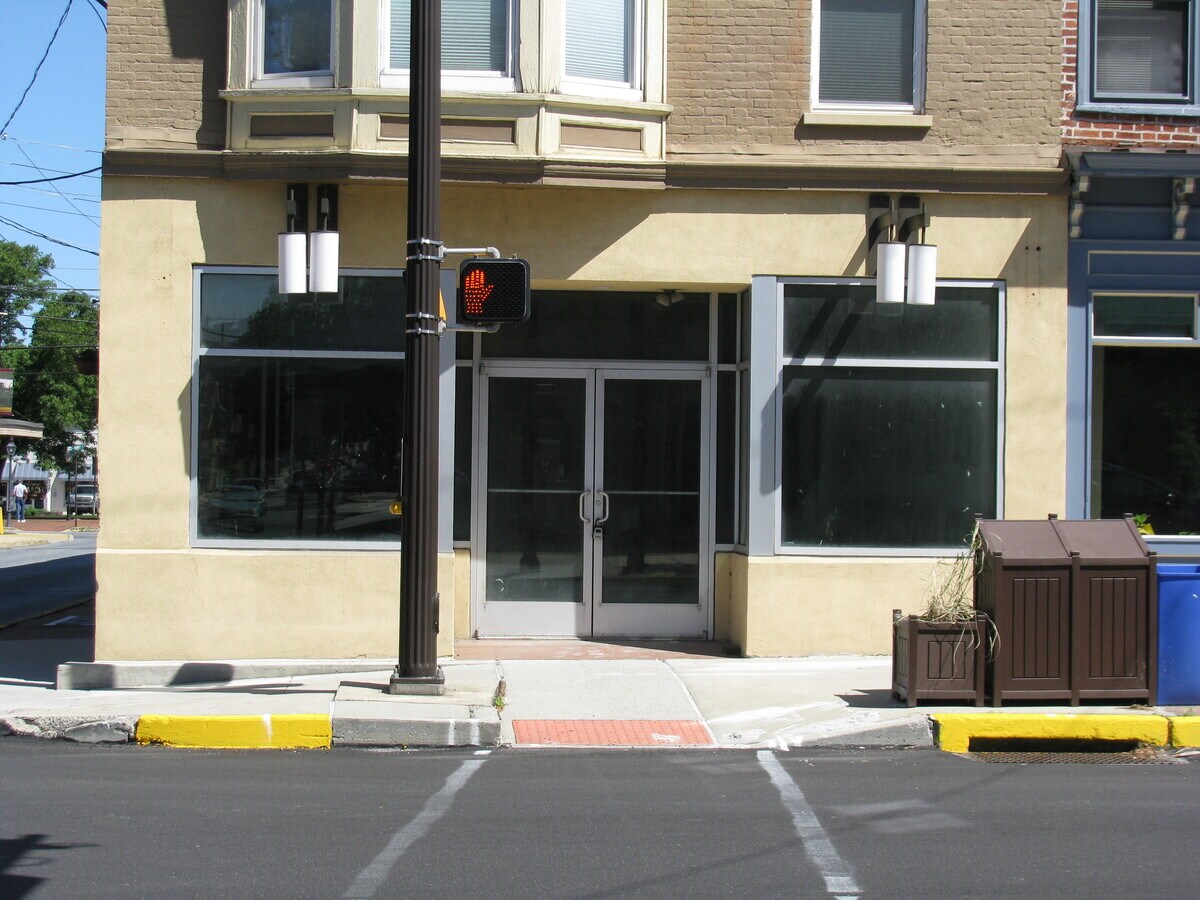 1 E Main St, Mechanicsburg, PA 17055