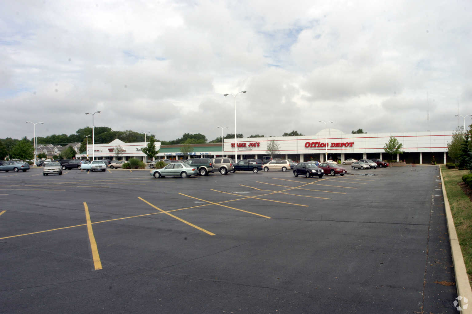 120-152 Ogden Ave, Downers Grove, IL for lease Primary Photo- Image 1 of 18