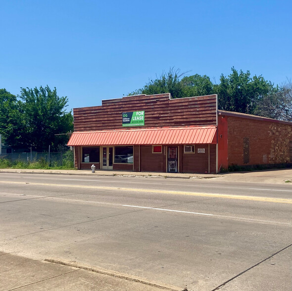 2225 N Main St, Fort Worth, TX for lease - Building Photo - Image 3 of 5