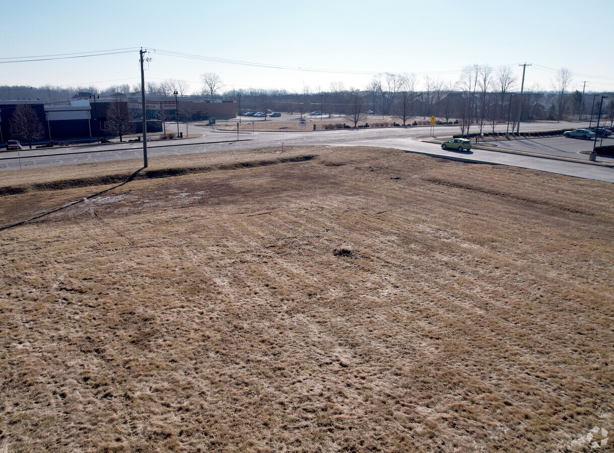 17502 Carey Rd, Westfield, IN 46074