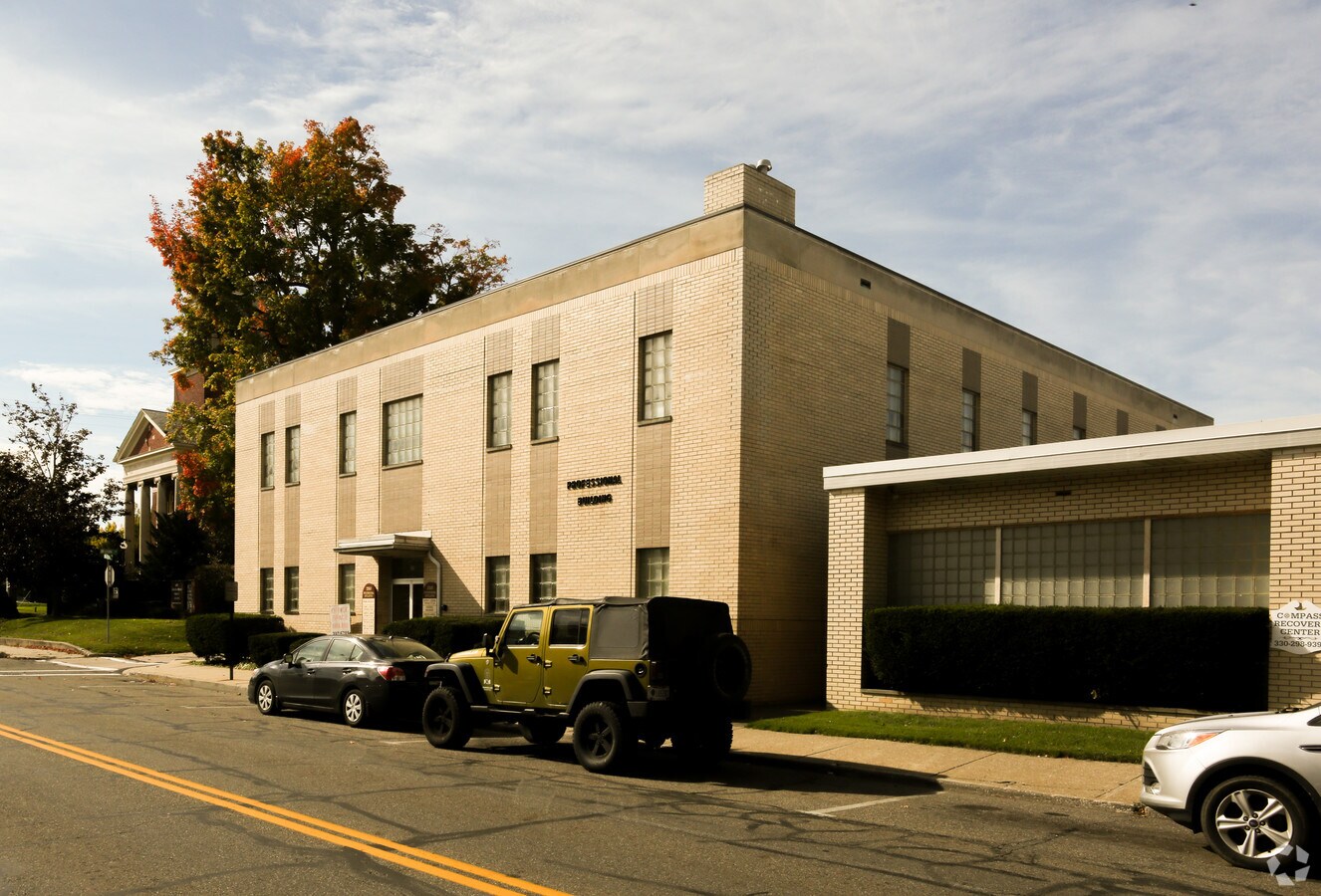 250 S Chestnut St, Ravenna, OH 44266