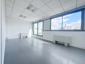Flex in Boulogne-Billancourt for lease Interior Photo- Image 2 of 30