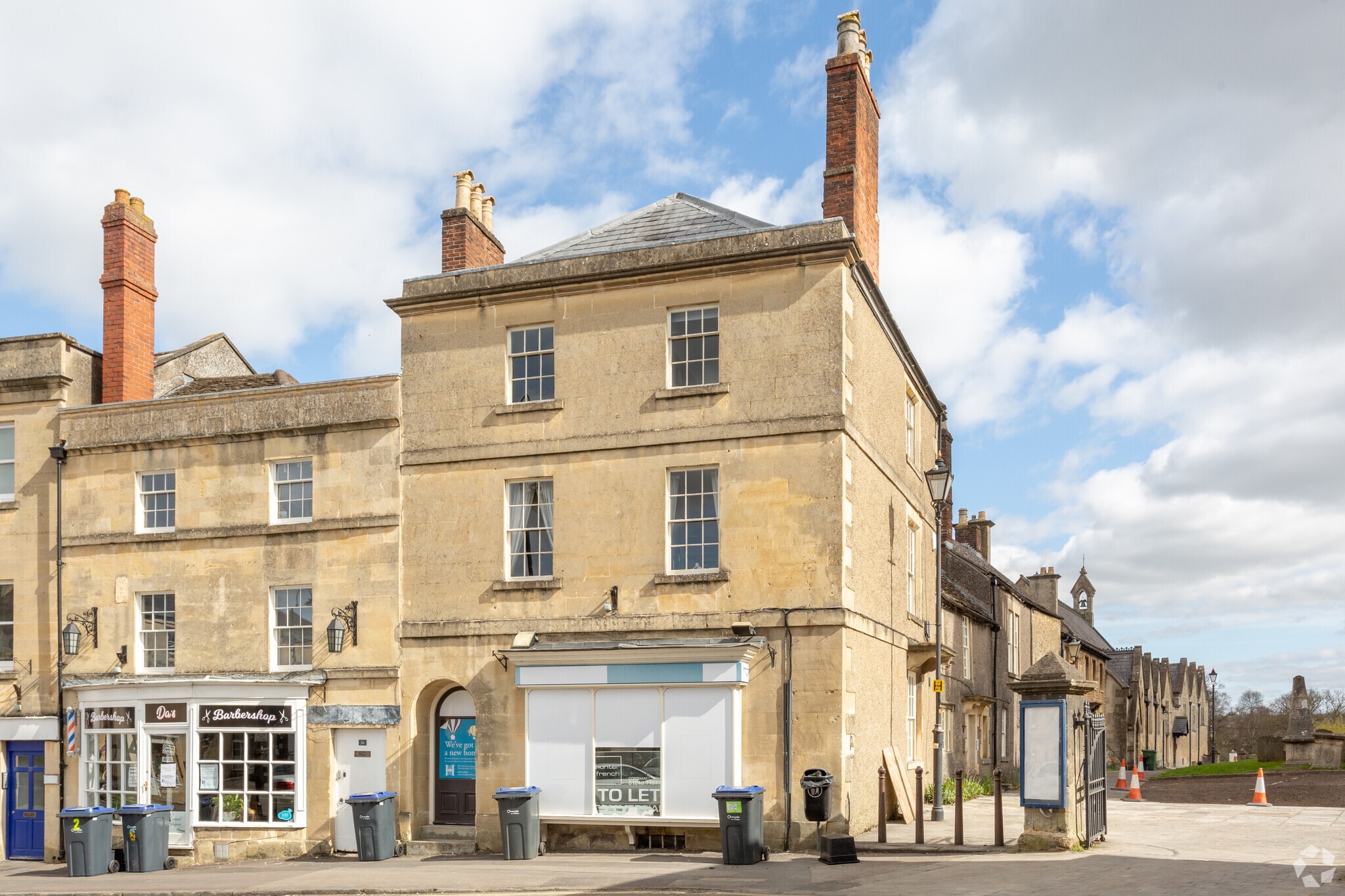 35 Market Pl, Chippenham for sale Primary Photo- Image 1 of 1