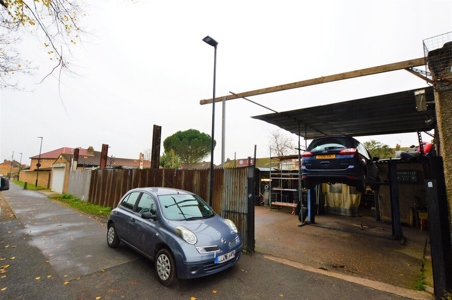 718 Bath Rd, Hounslow for sale - Building Photo - Image 3 of 3