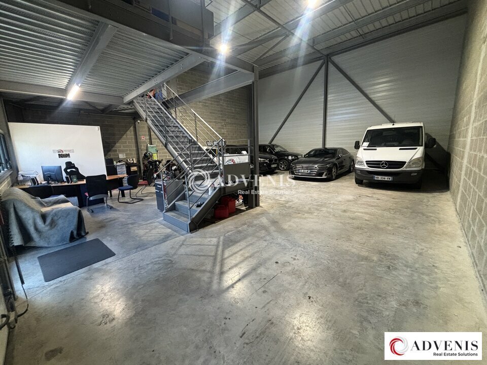 Industrial in Merignac for lease Interior Photo- Image 1 of 4