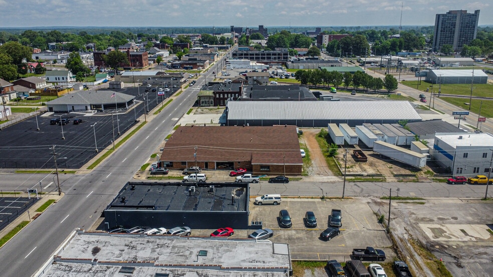 1200 Broadway St, Paducah, KY for lease - Building Photo - Image 2 of 35