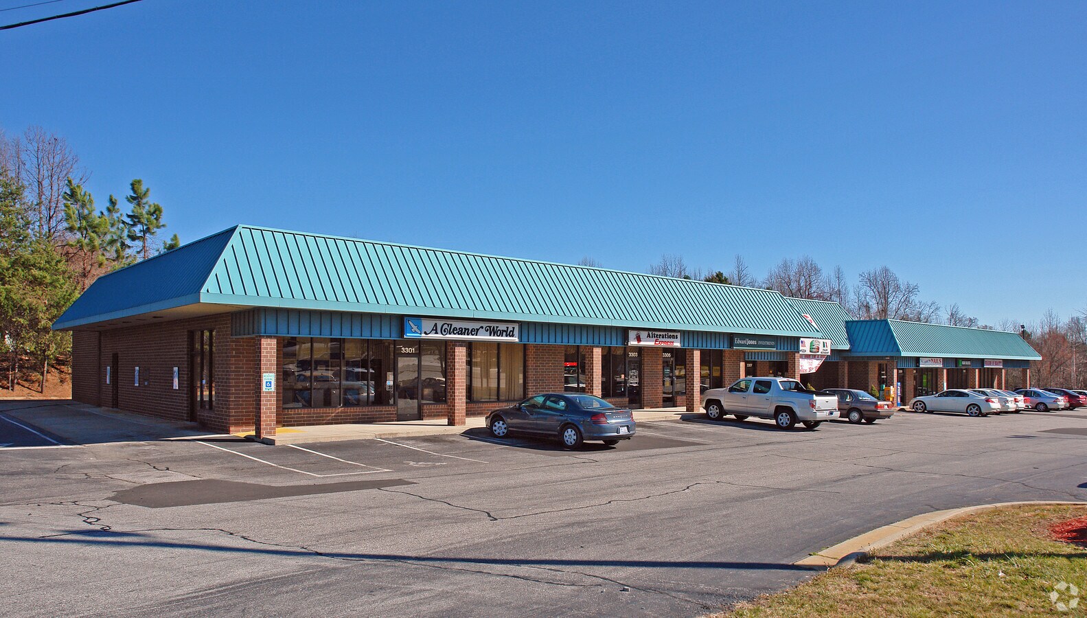 33013315 S Holden Rd, Greensboro, NC 27407