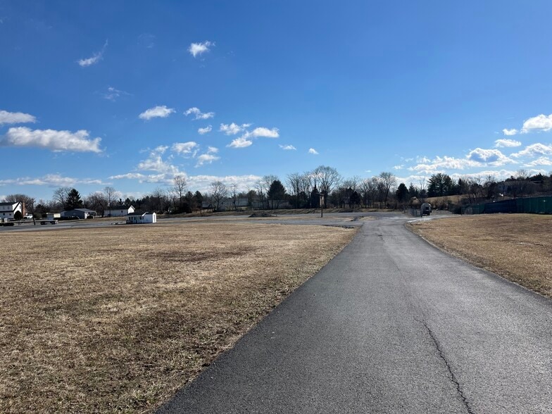4786 Williamsport Pike, Martinsburg, WV for lease - Building Photo - Image 3 of 13