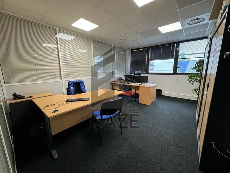Office in Villenave-d'Ornon for lease - Interior Photo - Image 2 of 12
