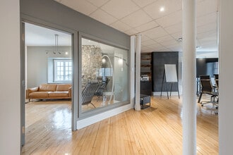 32 Rue Saint-Charles, Longueuil, QC for lease Interior Photo- Image 2 of 17