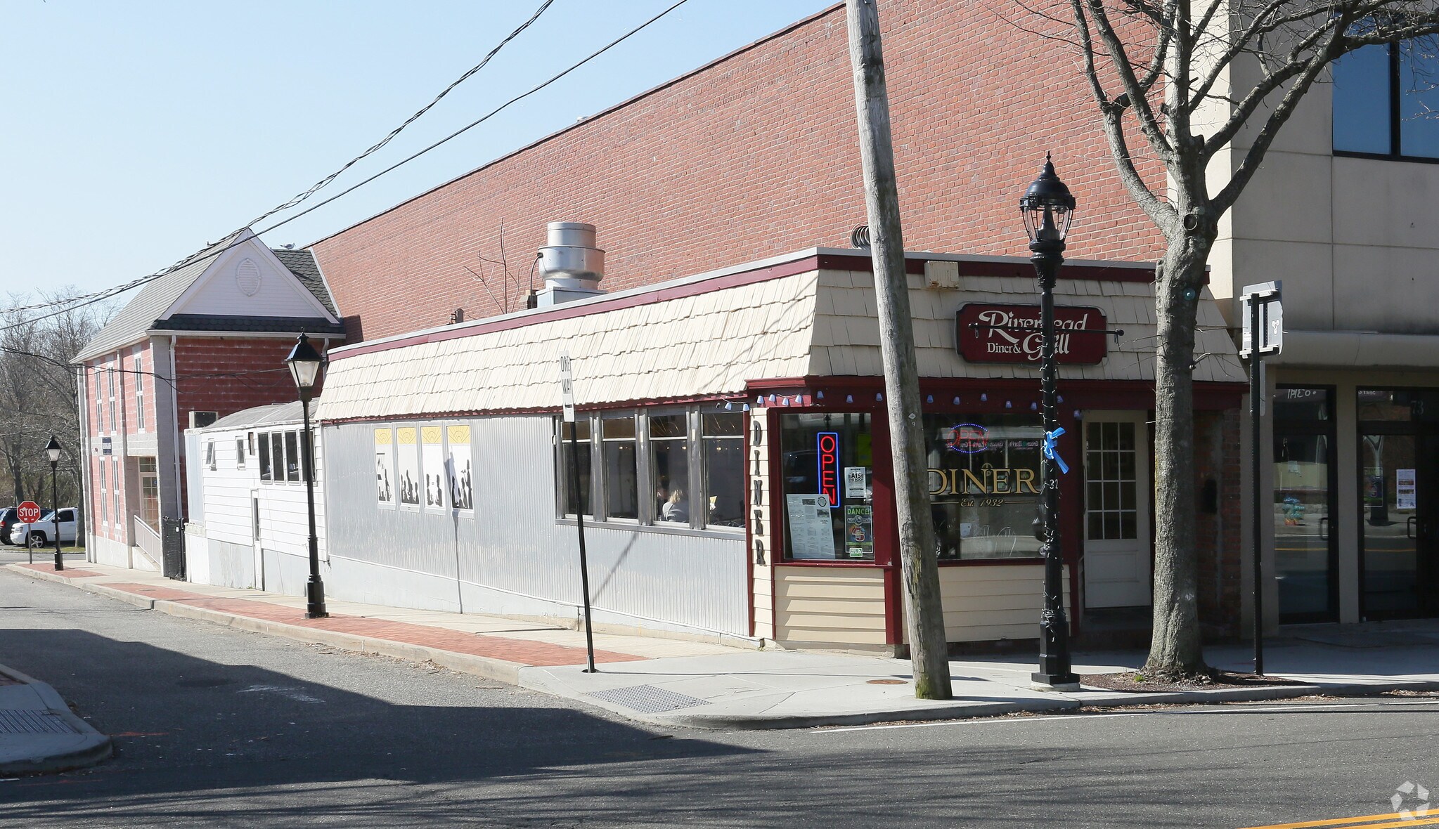 87 E Main St, Riverhead, NY for sale Primary Photo- Image 1 of 1