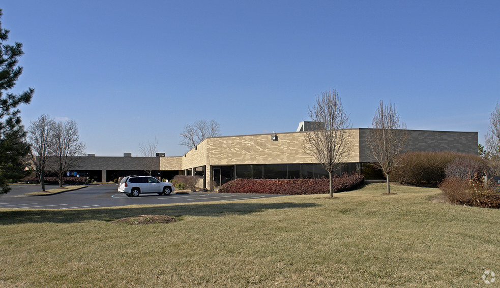 893-913 Bolger Ct, Fenton, MO for lease - Building Photo - Image 1 of 5