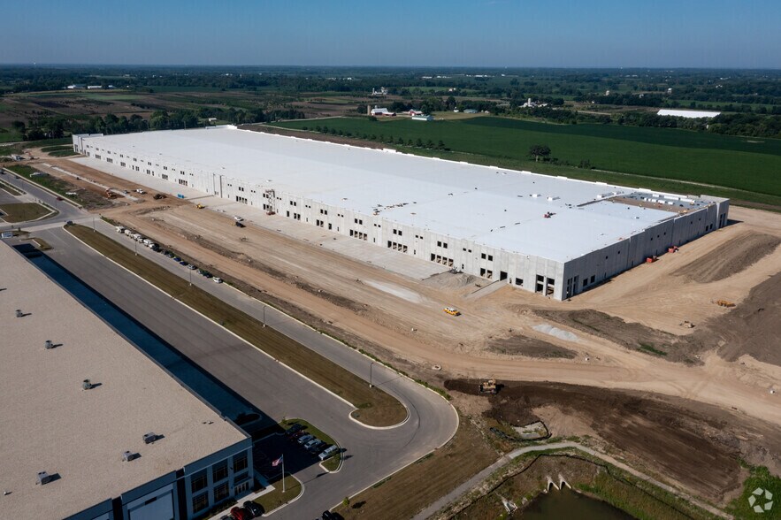 10322 140th Ave, Kenosha, WI for sale - Building Photo - Image 1 of 1