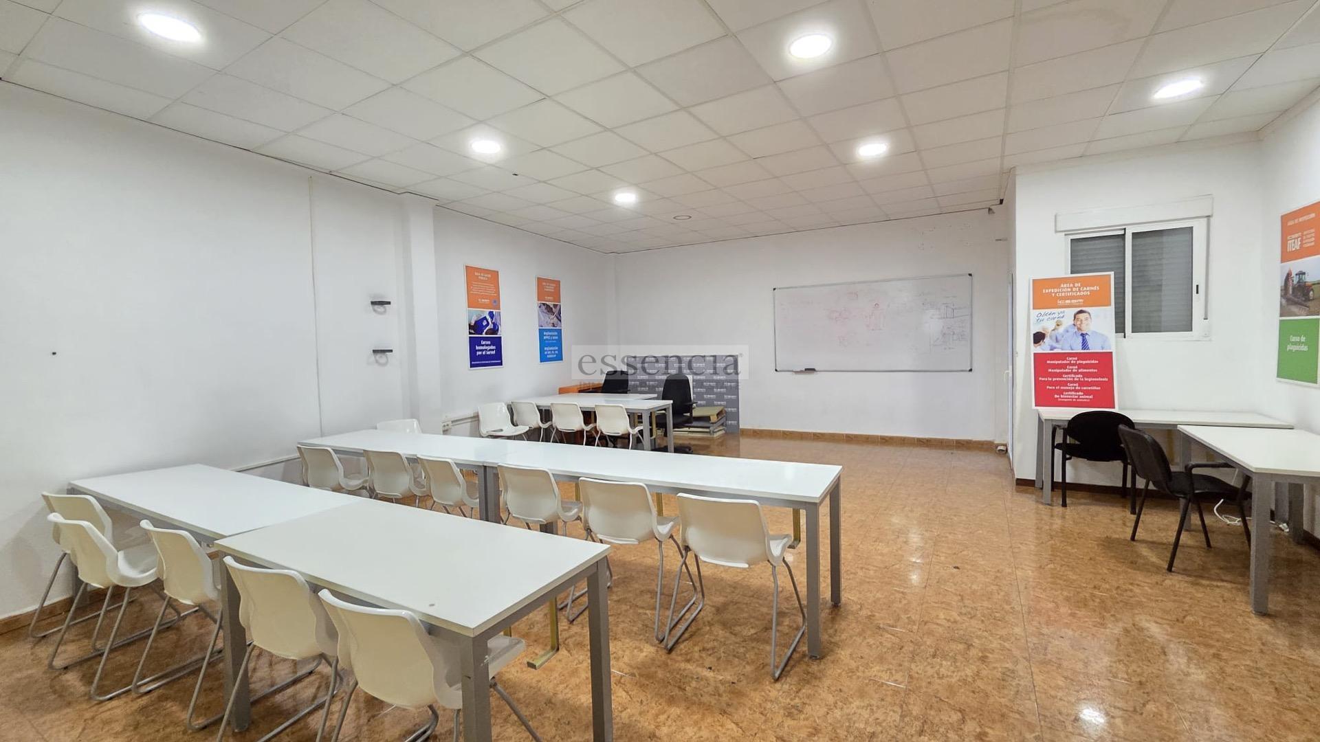 Retail in Gandia, Valencia for lease Building Photo- Image 1 of 17