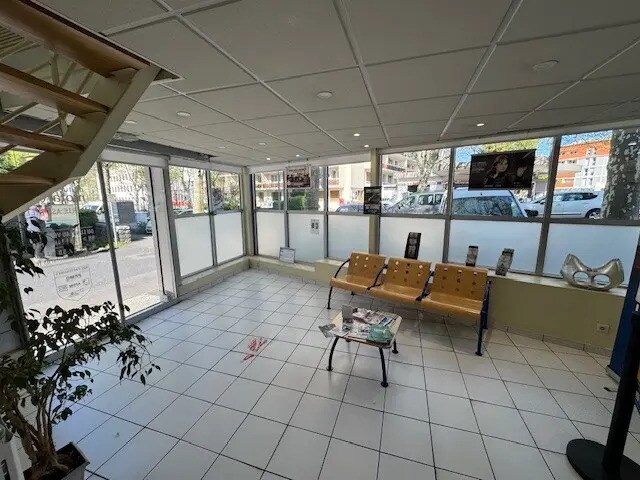 Office in Saint-Étienne for lease Lobby- Image 1 of 7
