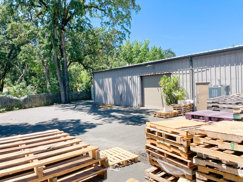 1330 Gerard St, Calistoga, CA for lease - Building Photo - Image 2 of 6