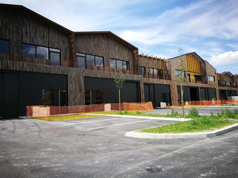 19 Rue Georges Melies, Cormeilles-en-Parisis for lease - Building Photo - Image 1 of 7