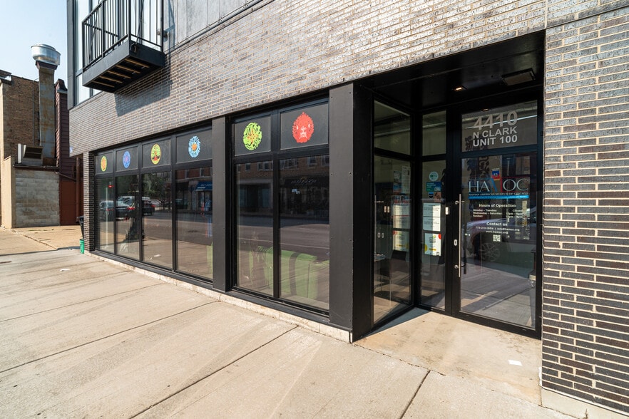 4410 N Clark St, Chicago, IL for lease - Building Photo - Image 3 of 7