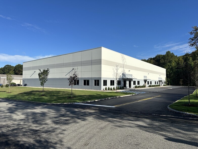 2 Middlebury Blvd, Randolph, NJ for lease - Building Photo - Image 1 of 4