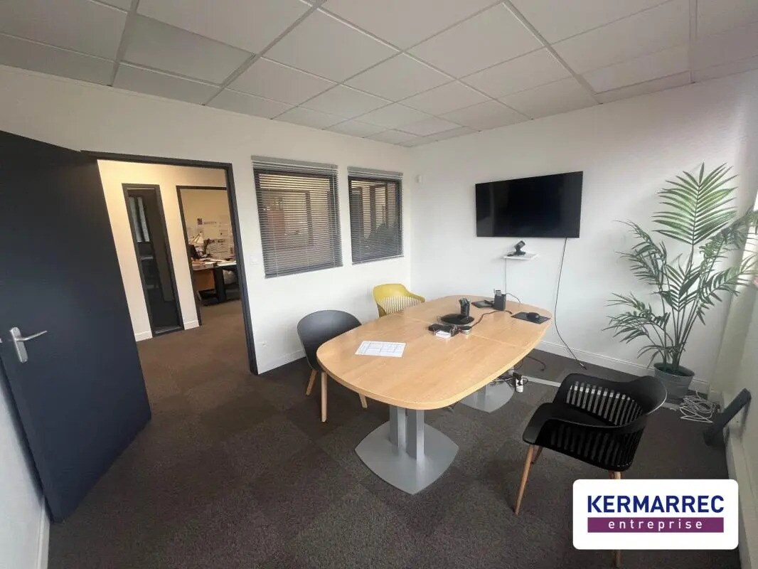 Office in Haute-Goulaine for lease Building Photo- Image 1 of 8