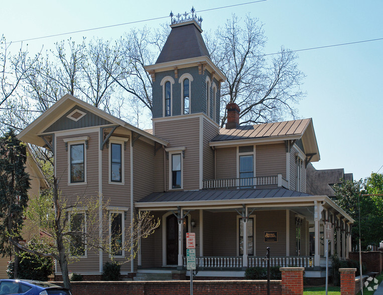 304 E Jones St, Raleigh, NC for lease - Primary Photo - Image 1 of 3