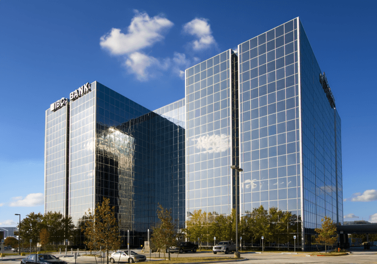 3817 NW Expressway, Oklahoma City, OK for lease Building Photo- Image 1 of 3