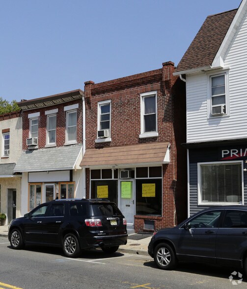 205 Bridgeboro St, Riverside, NJ 08075