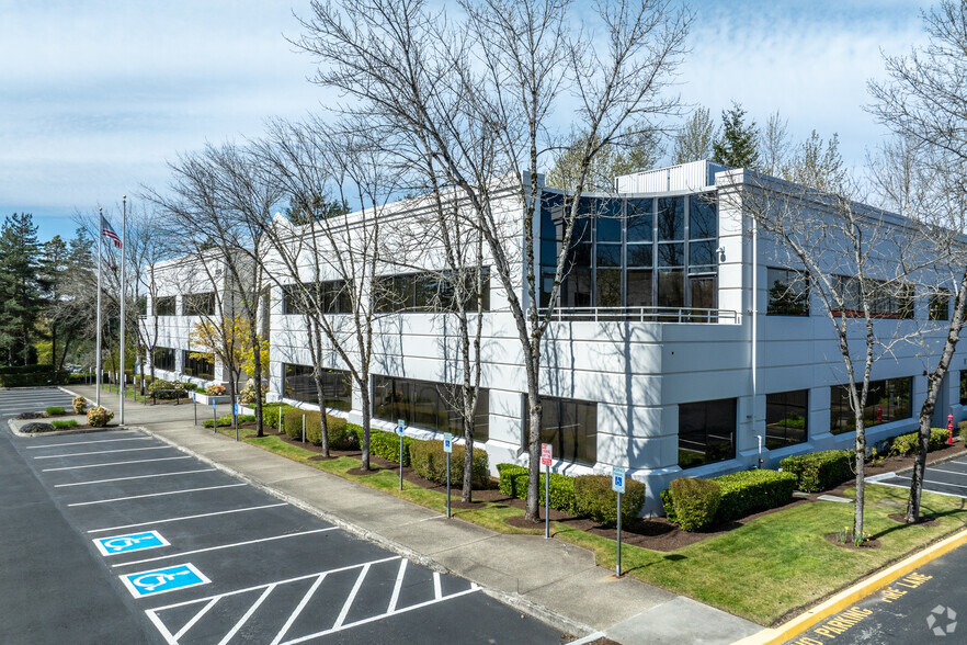 18578 NE 67th Ct, Redmond, WA for lease - Primary Photo - Image 1 of 5