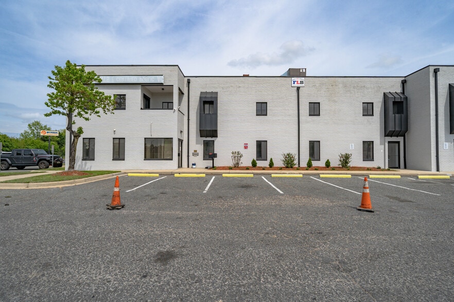 8023 Malcolm Rd, Clinton, MD for lease - Building Photo - Image 2 of 86