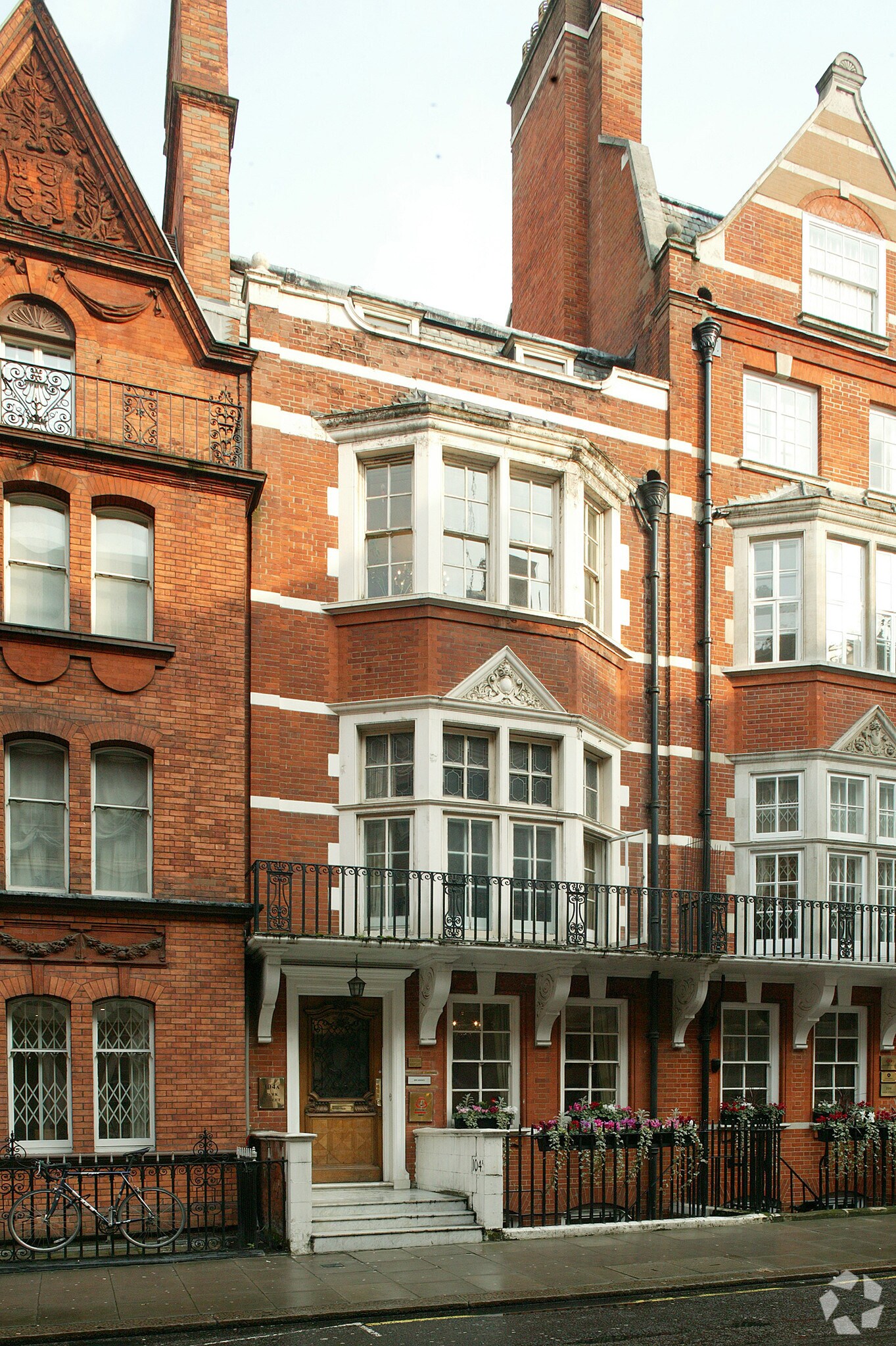 104A Park St, London for sale Primary Photo- Image 1 of 1