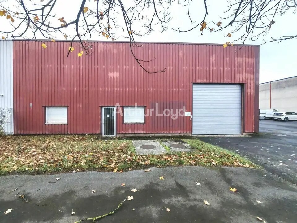 Flex in Reims for lease Building Photo- Image 1 of 8