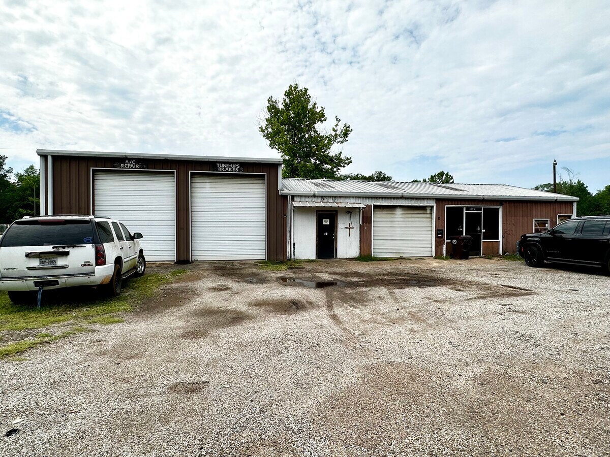 505 E Longview St, Arp, TX 75750