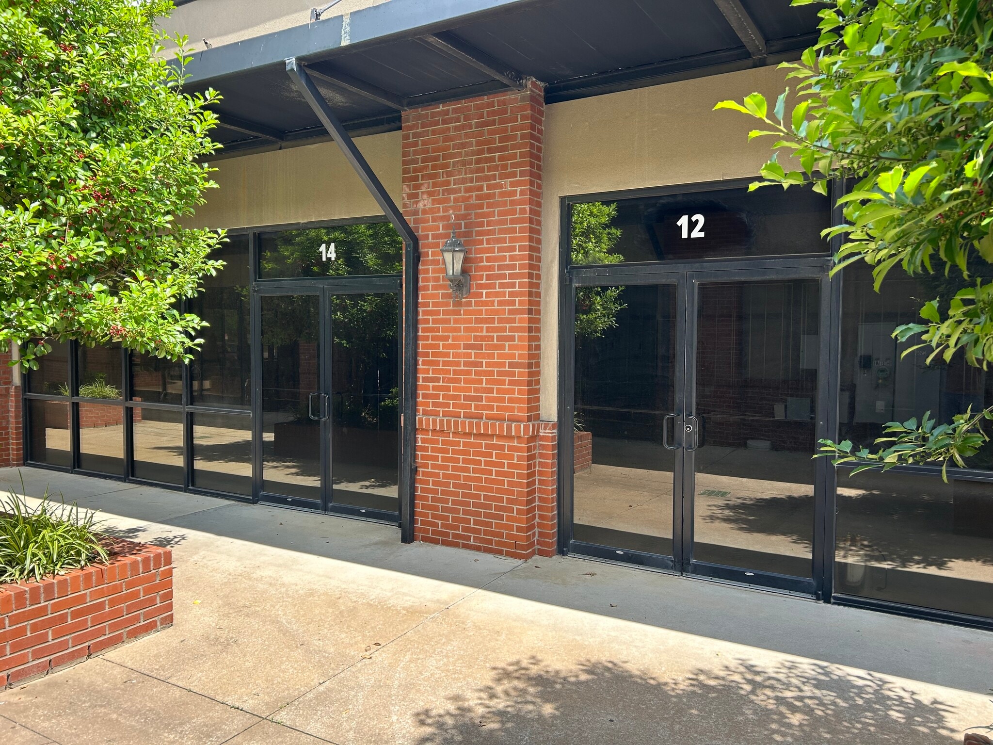 2500-2502 SW 14th St, Bentonville, AR for lease Building Photo- Image 1 of 4