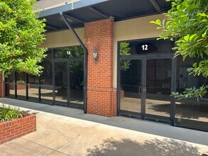 2500-2502 SW 14th St, Bentonville, AR for lease Building Photo- Image 1 of 4