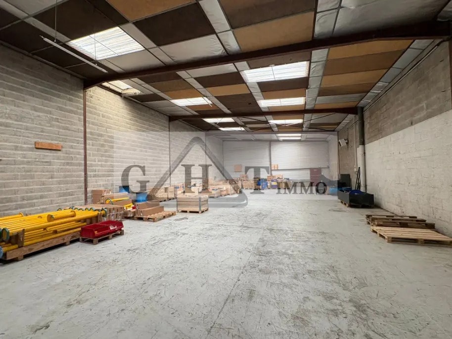 Industrial in Vaux-le-Pénil for lease Interior Photo- Image 1 of 6