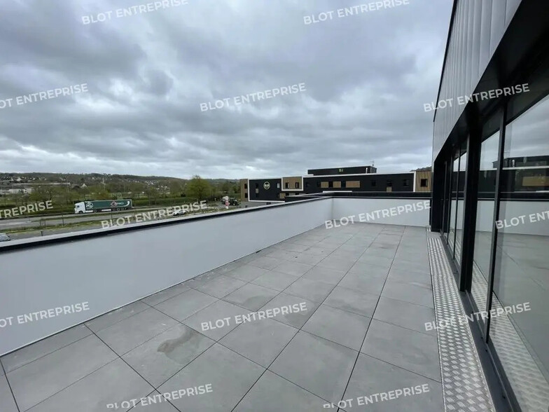 Office in Landerneau for lease - Building Photo - Image 1 of 13