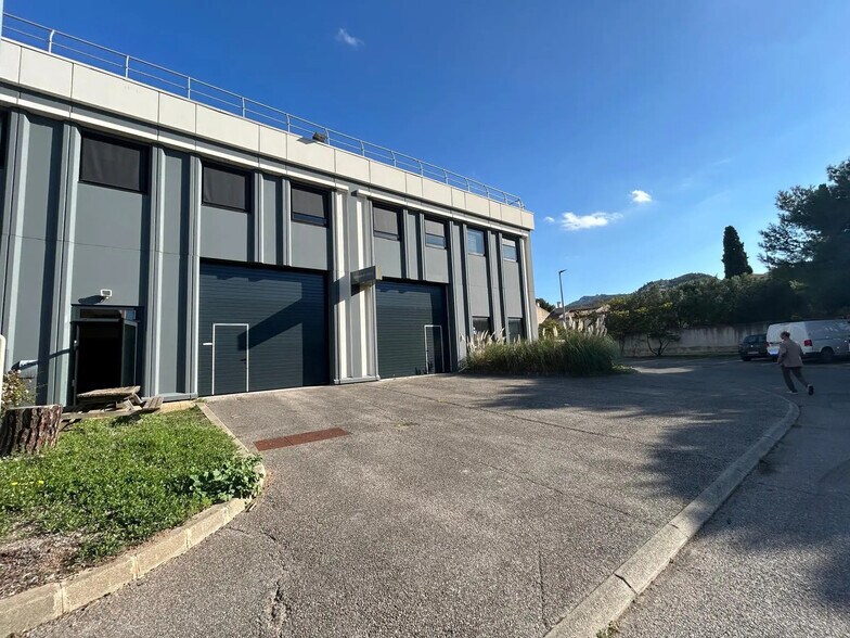 Flex in Marseille for lease - Building Photo - Image 2 of 16