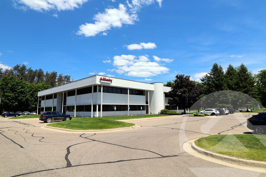 2655 E Oakley Park Rd, Commerce Township, MI for sale - Building Photo - Image 1 of 9