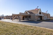 Quality Inn & Suites near I-480 and I-29 - Motel