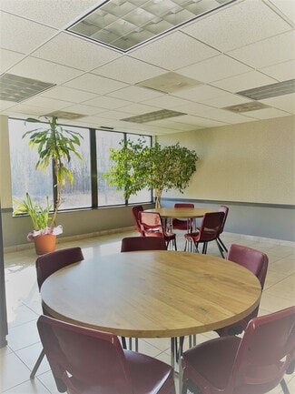More details for 960 Rand Rd, Des Plaines, IL - Office for Lease