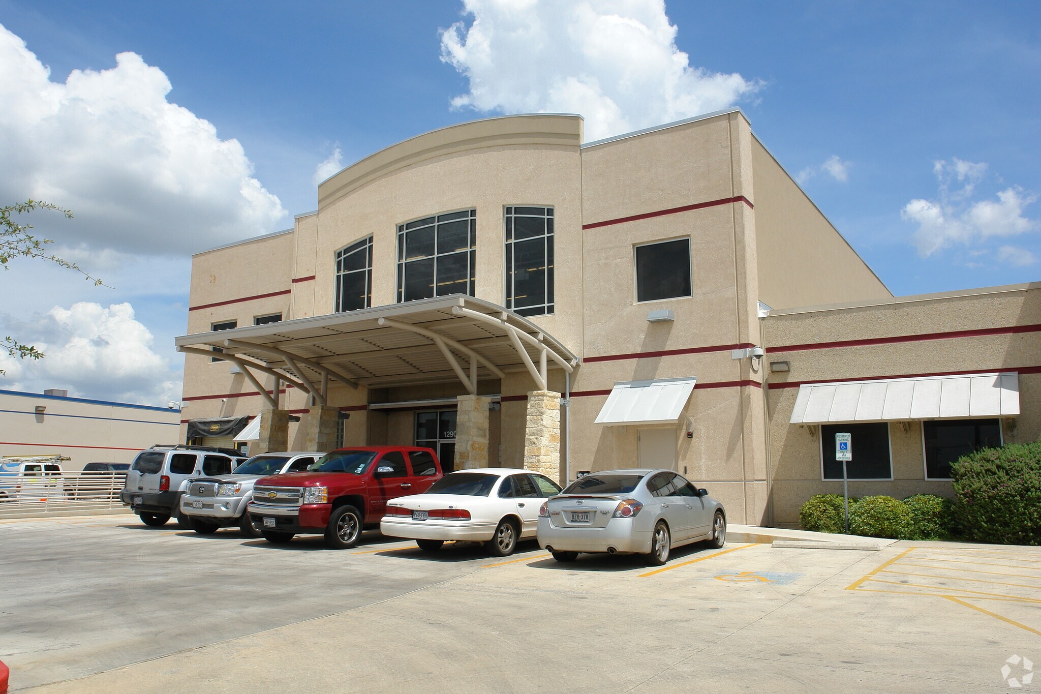 Flex in San Antonio, TX for sale Primary Photo- Image 1 of 1