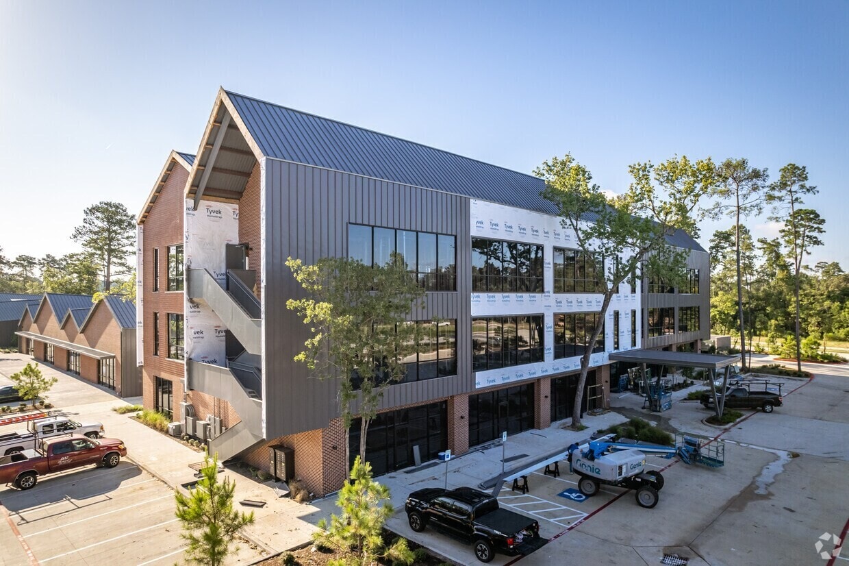 1259 Grand Central Blvd, Conroe, TX for lease Interior Photo- Image 1 of 5