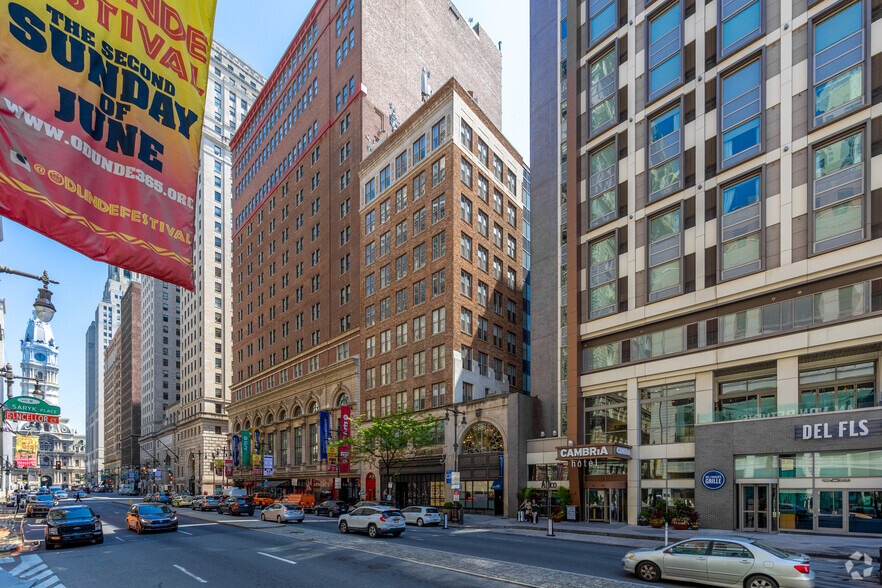 215 S Broad St, Philadelphia, PA for lease - Building Photo - Image 1 of 15