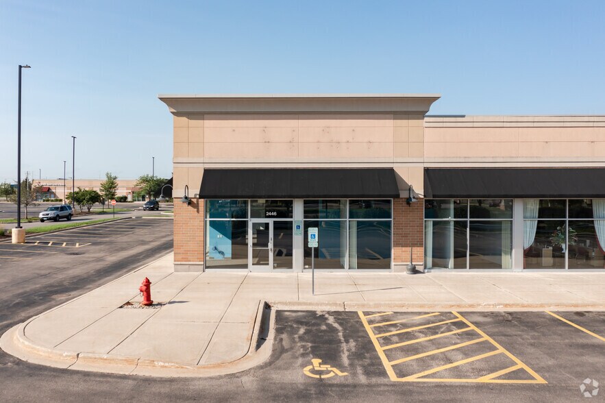 2500 Sycamore Rd, Dekalb, IL for lease - Building Photo - Image 2 of 10