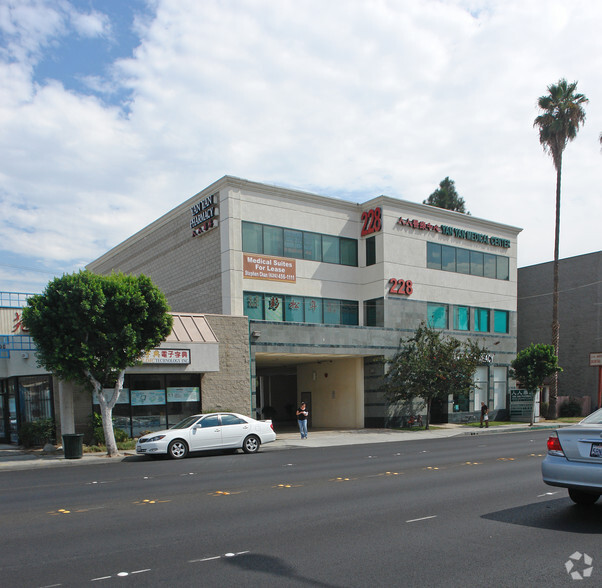 228 N Garfield Ave, Monterey Park, CA for lease - Building Photo - Image 2 of 8