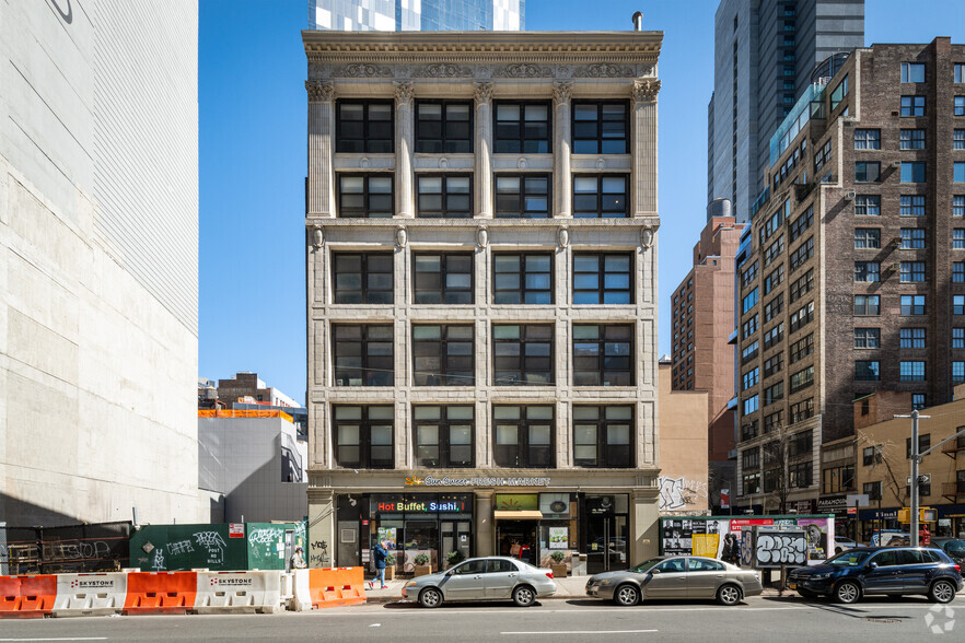 838 Sixth Ave, New York, NY for lease - Building Photo - Image 2 of 5