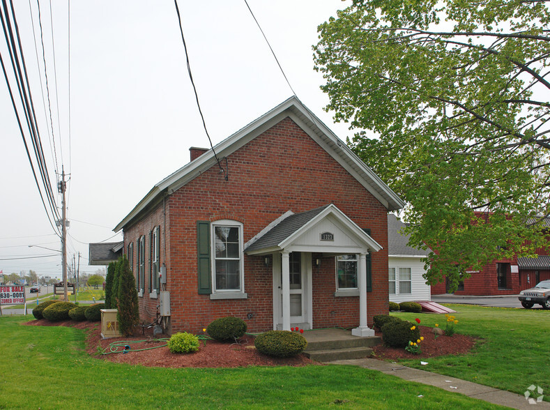 1323 N Forest Rd, Buffalo, NY for sale - Building Photo - Image 1 of 1